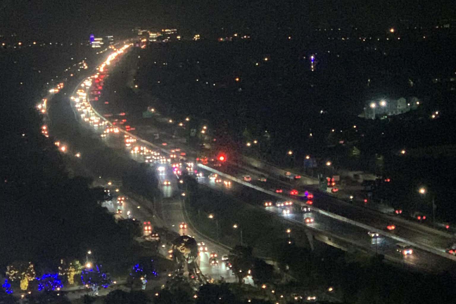Khu vuc xay ra tai nan tren cao toc Ha Noi - Hai Phong. Anh: Nguyen Anh Tuan 