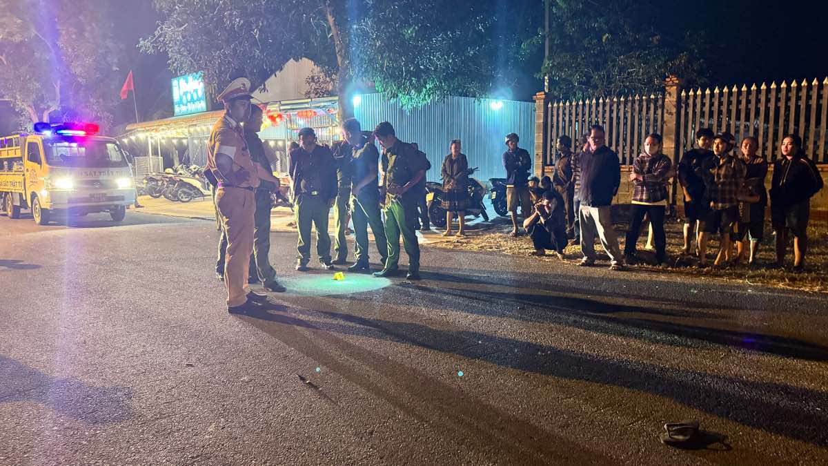 Cong an kham nghiem hien truong. Anh: Duy Tuan