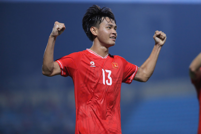 Striker Vi Hao injured. Photo: Minh Dan