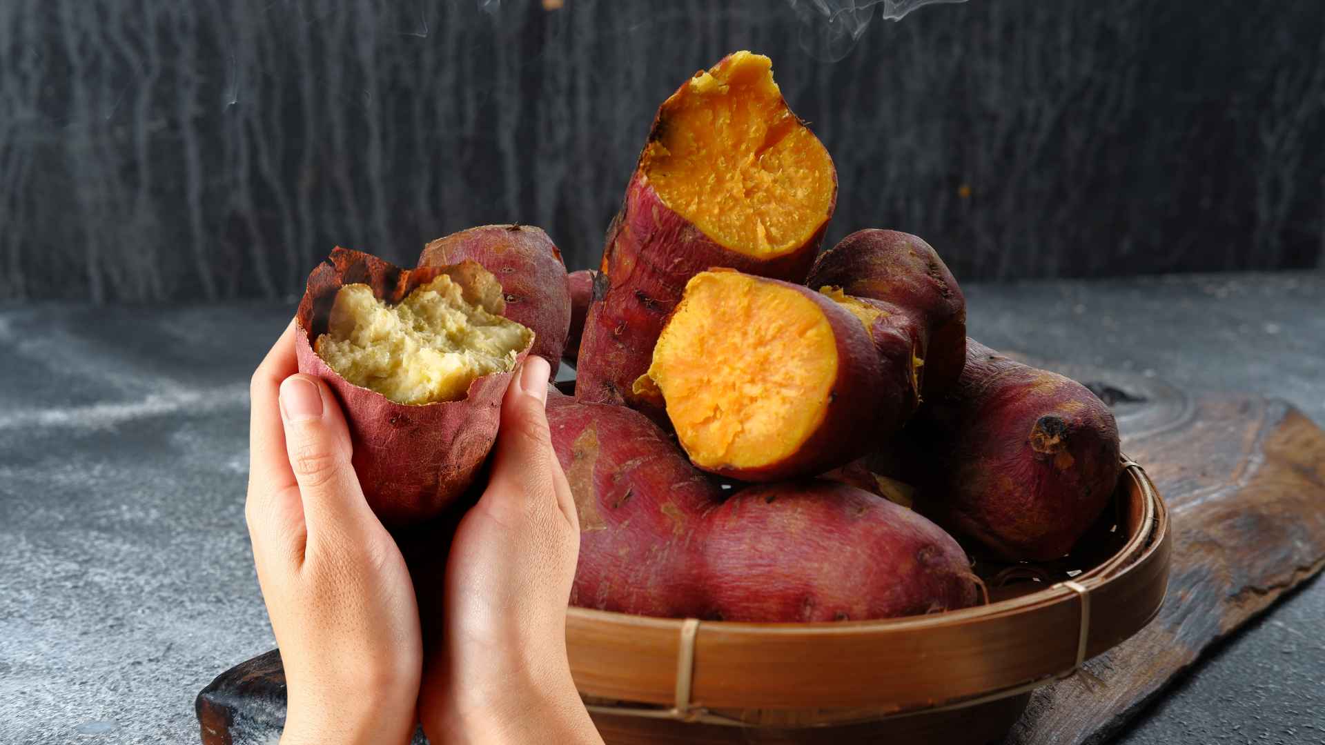 Eating sweet potatoes in the morning needs to be combined with other foods to have enough nutrients for the body. Graphic photo: Huong Son