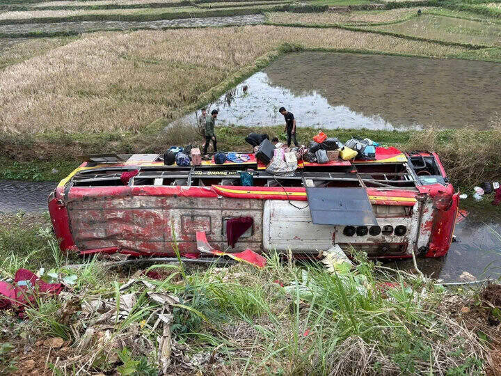 Scene of the car overturning on National Highway 37. Photo: People provided