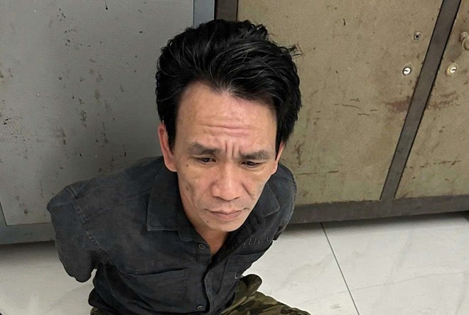 Vây bắt đối tượng truy nã lẩn trốn trong khu dân cư ở Khánh Hòa