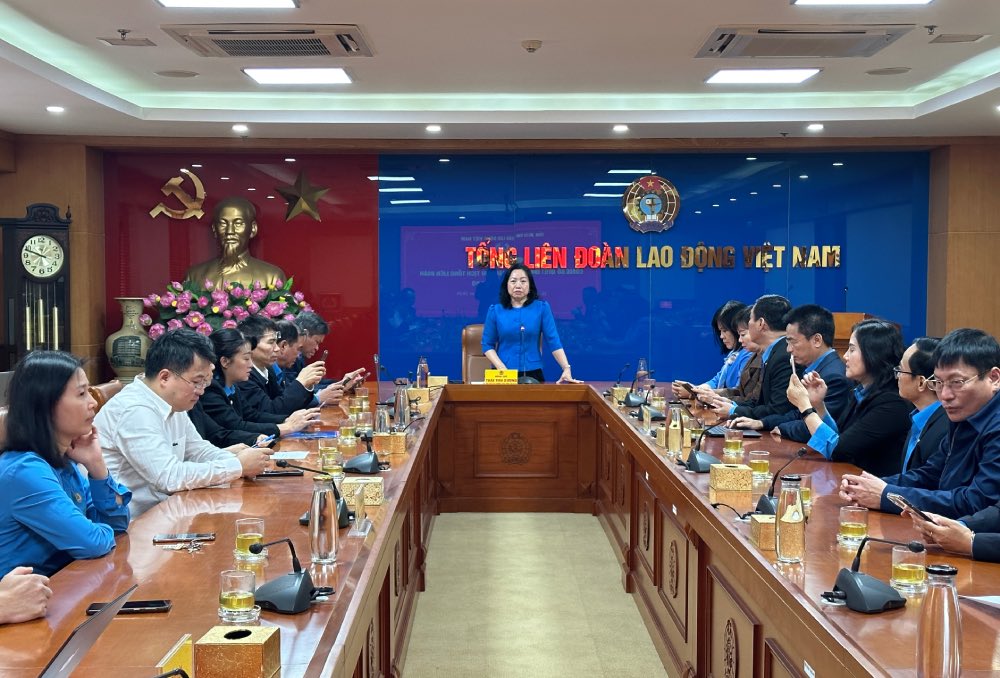 Ba Thai Thu Xuong - Pho Chu tich Thuong truc Tong LDLDVN phat bieu tai hoi nghi. Anh: Ha Anh