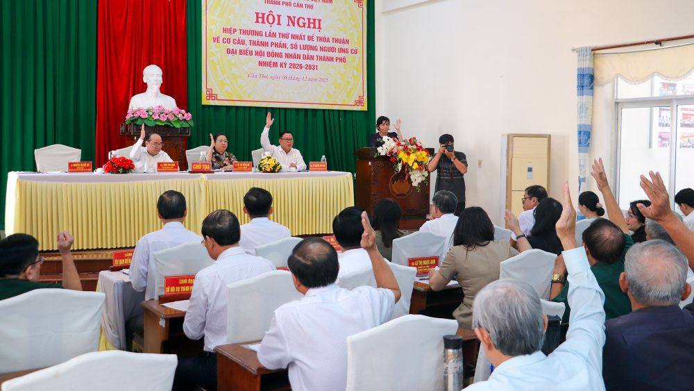 The Vietnam Fatherland Front Committee of Can Tho City organized the first consultation conference to agree on the structure, composition, and number of candidates for the City People's Council, term 2026-2031. Photo: Chau Anh