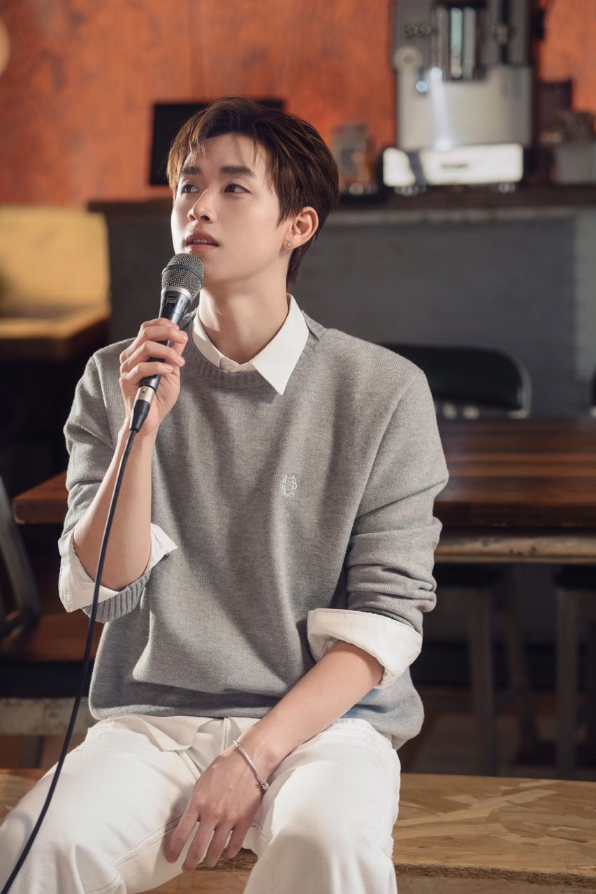 CONGB. Anh: Nghe si cung cap.