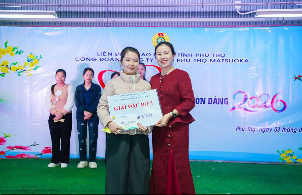 Cong doan Matsuoka Phu Tho to chuc chuong trinh boc tham trung thuong tri gia tren 48 trieu dong. Anh: Bao Nguyen