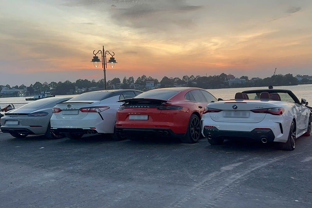 The car fleet of the car playing group in Dong Nai gathers many car models with four-digit and five-digit license plates, attracting the attention of car enthusiasts. Photo: Supercar In VietNam