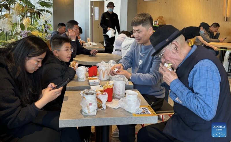 Fast food will not appear in television and online advertising in the UK. Photo: Xinhua