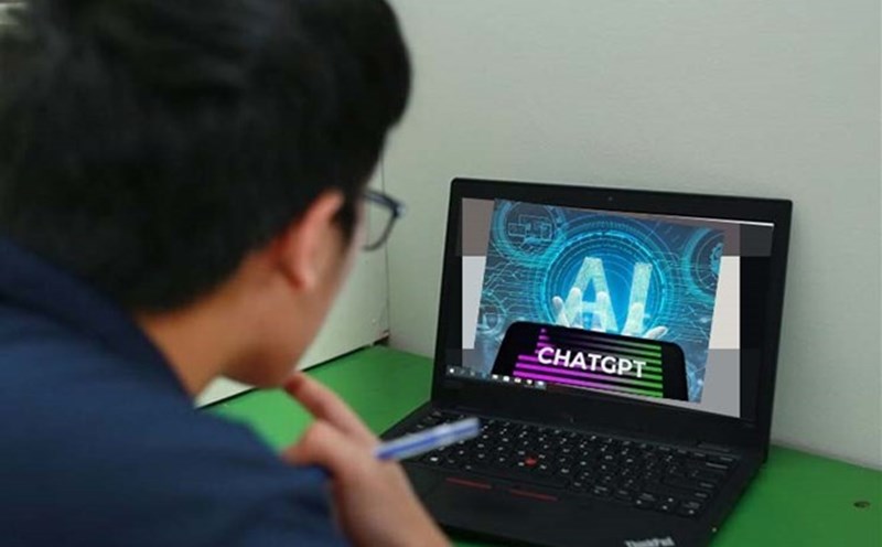 The rapid penetration of AI into global classrooms raises questions about the effectiveness, fairness of education and risks to student development. Graphics: Cat Tien