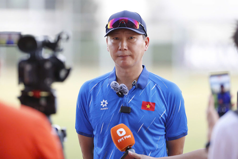 Coach Kim Sang-sik of U23 Vietnam. Photo: VFF