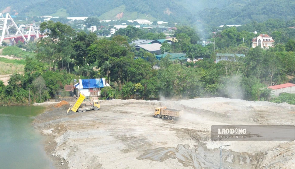 Nha thau chay “nuoc rut“, trien khai theo huong co mat bang den dau se thi cong gon den do.