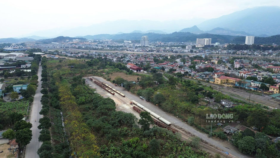 Hien don vi thi cong da duoc chu dau tu va chinh quyen dia phuong ban giao 10 ha/75 ha tong dien tich mat bang du an