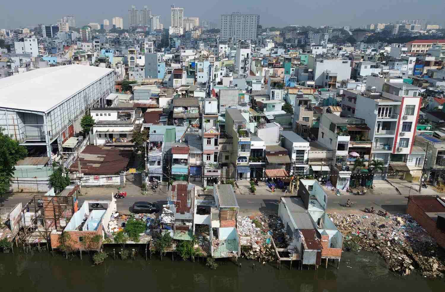 TPHCM tai dinh cu gan noi o cu, ky vong day nhanh di doi 20.000 nha ven kenh rach. Anh: Anh Tu