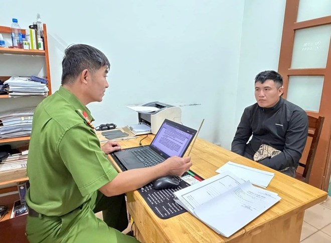 Khởi tố đối tượng dùng đũa tấn công tài xế taxi ở Đắk Lắk