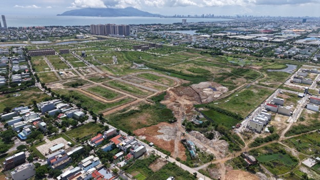 The Lumia Da Nang project (Dragon City Park Green Urban Area) has officially been granted land use right certificates for the first 300 plots. Photo: PV