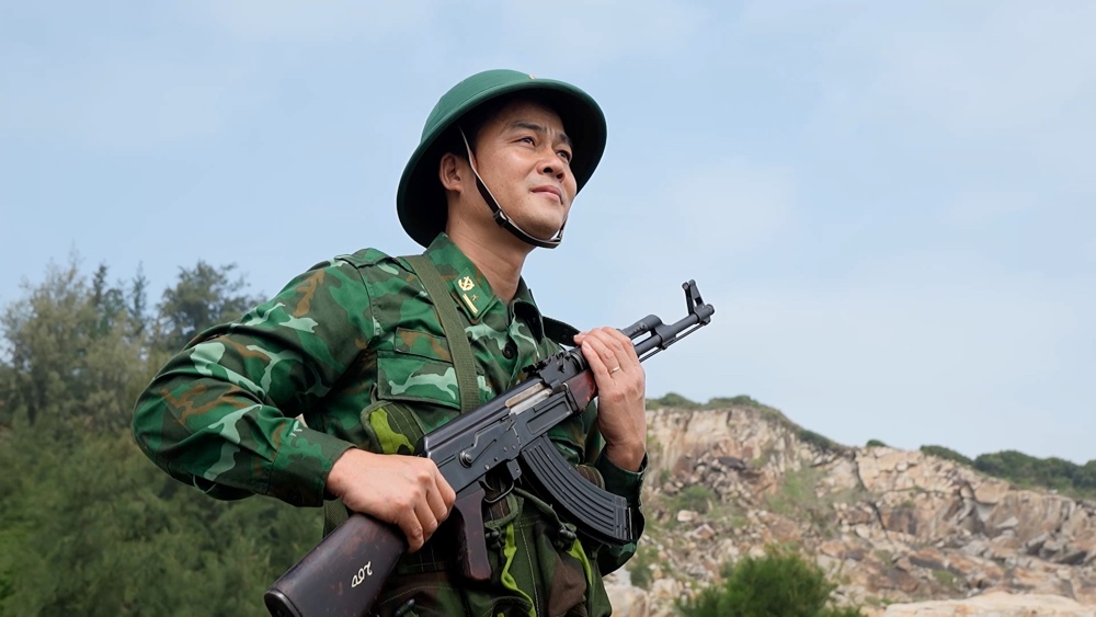 Border Guards maintain security in the sea area, a fulcrum for the people. Photo: Hoai Nam
