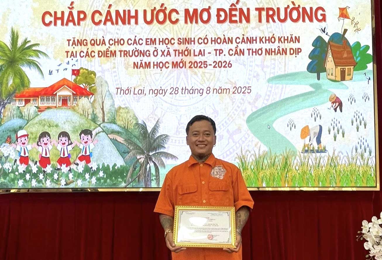 Anh Vung thuong xuyen dong hanh cung cac to chuc thien nguyen. Anh: NVCC
