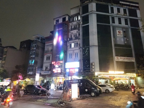 Nhà hàng, karaoke gây ô nhiễm tiếng ồn trong khu dân cư có thể bị tịch thu phương tiện. Ảnh: Minh Hạnh 