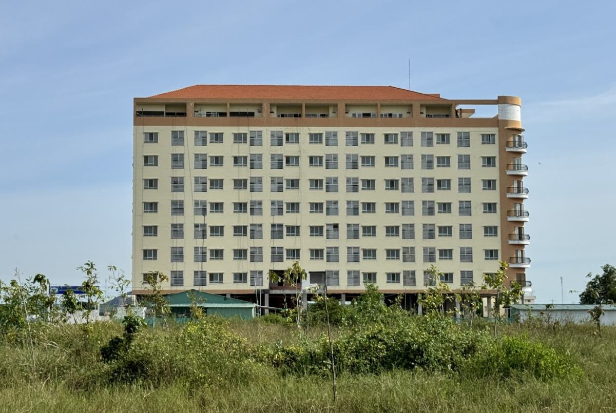 Mot block gom 10 tang dang dan hoan thien. Anh: Duy Tuan 