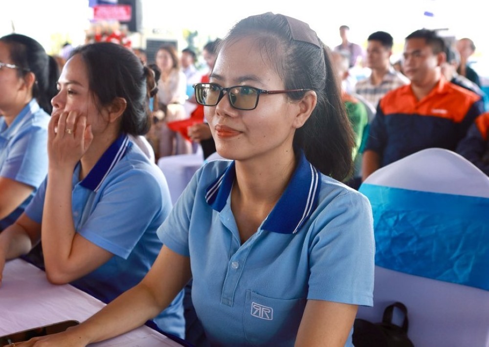 Chi Le Thi Diem Diem - Doan vien lam viec trong KCN Ham Kiem II mong muon du an som hoan thanh. Anh: Duy Tuan 