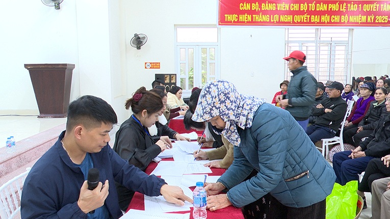The Compensation, Support and Resettlement Council for project implementation sends land recovery notices to households. Photo: Phu Lien District E-Portal, Hai Phong