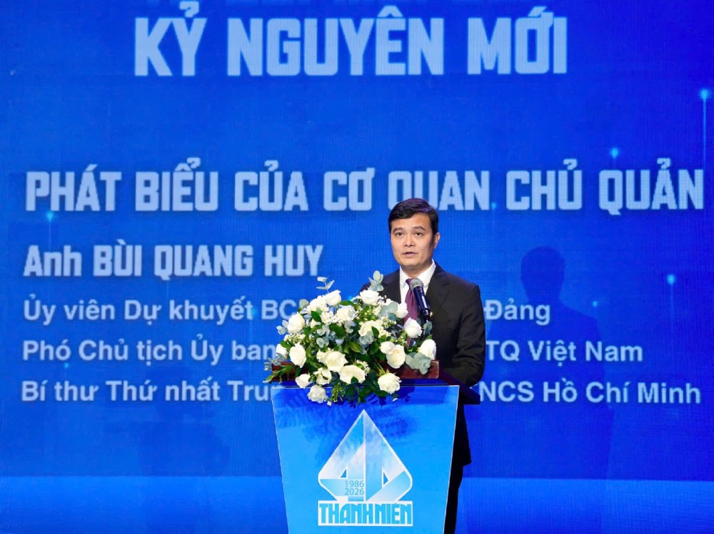 Ong Bui Quang Huy phat bieu chi dao tai le ky niem. Anh TN