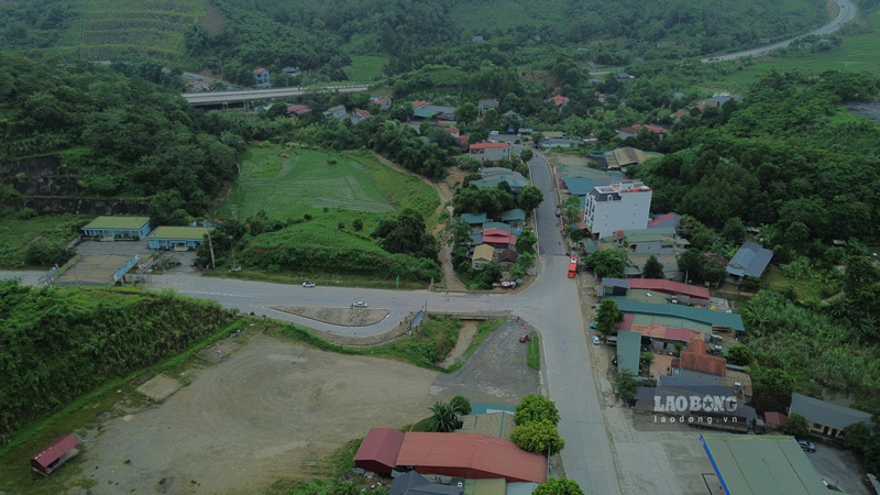 Nut giao IC 16 noi voi Quoc lo 279 tai Lao Cai. Anh: Dinh Dai