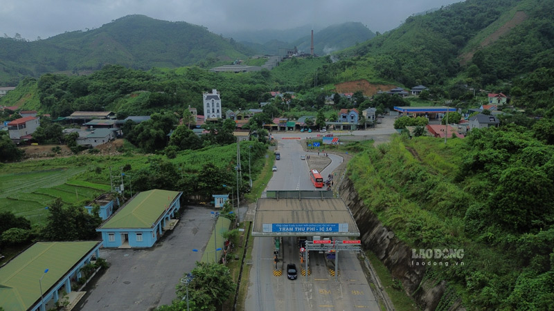 Day la tuyen giao thong quan trong giup ket noi voi cao toc Noi Bai - Lao Cai va khu cua khau. Anh: Dinh Dai