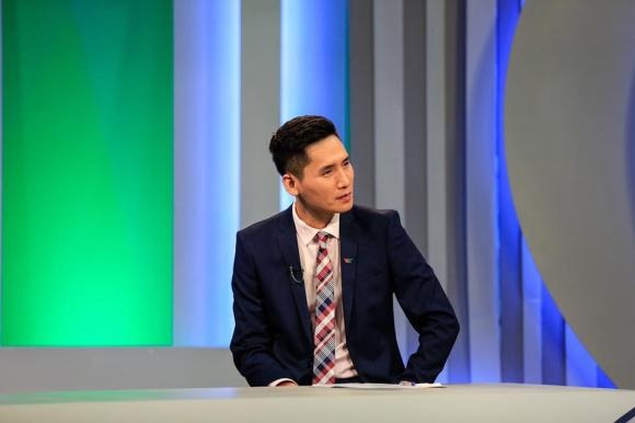 BTV Quoc Khanh la guong mat duoc nhieu khan gia yeu men. Anh Nha san xuat