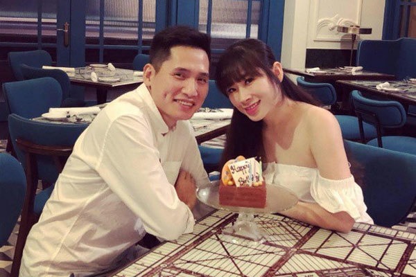 BTV Quoc Khanh co gia dinh hanh phuc ben ba xa Anh Thu. Anh NVCC