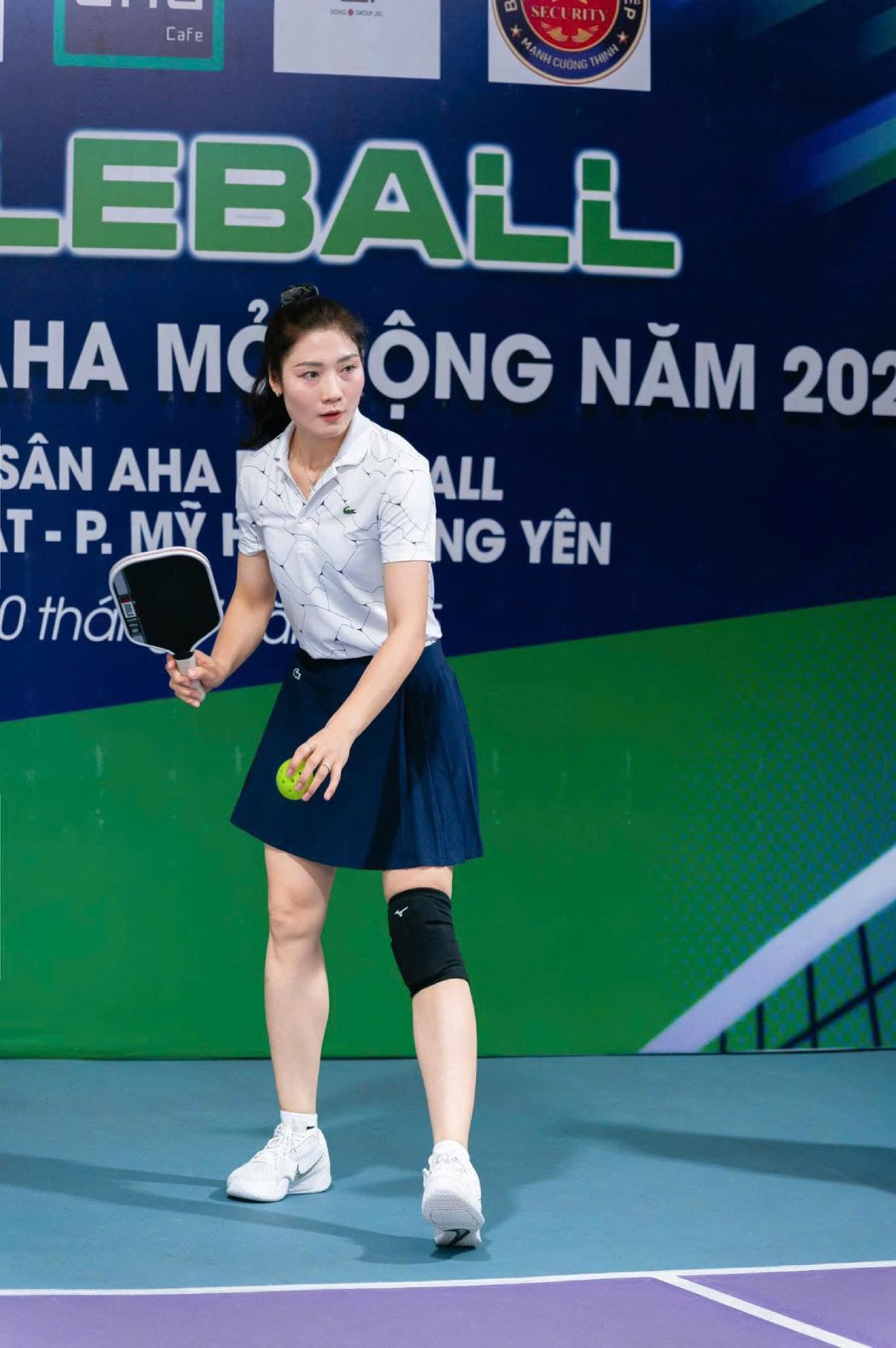 Co duy tri voc dang can doi nho choi the thao. Anh: NVCC