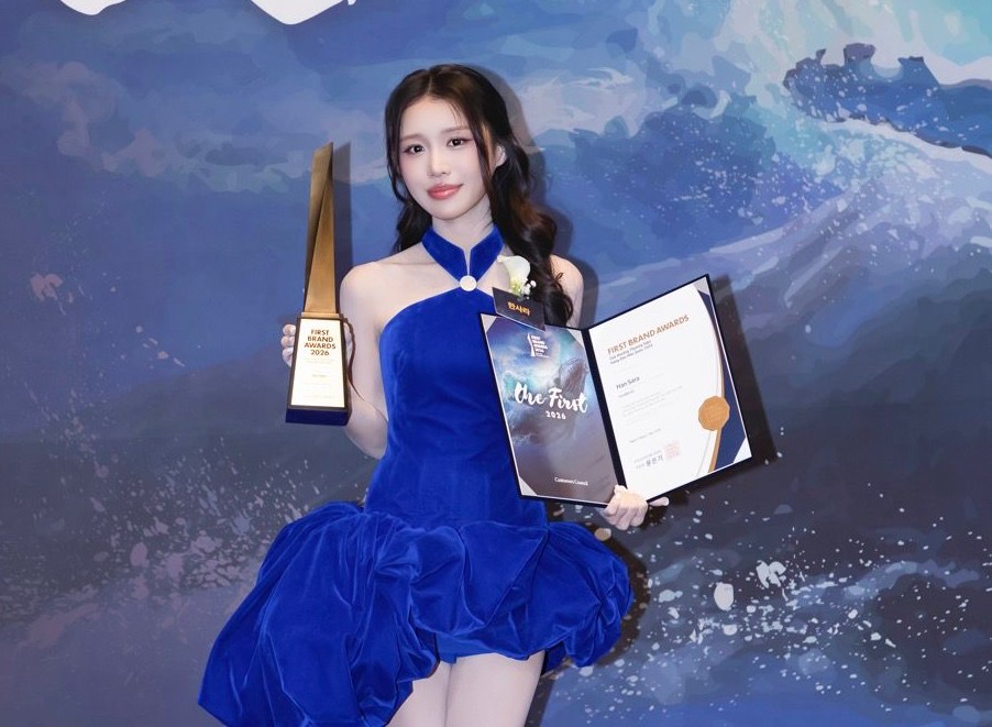 Han Sara was touched when winning a prize in Korea with Jennie and G-Dragon participating. Photo: Artist provided.