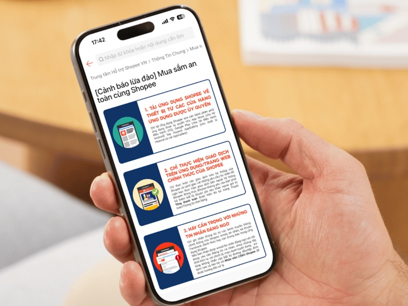 Chu dong cap nhat canh bao lua dao tu san cung la thoi quen can thiet trong dip cao diem mua sam. Anh: Shopee