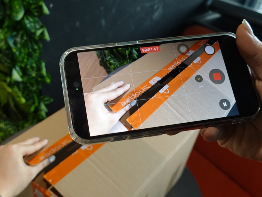 Video mo hang la co so de nguoi dung bao ve quyen loi cua minh khi mua hang online. Anh: Shopee