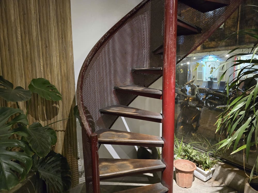 Please pay attention to some basics before choosing a spiral staircase design. Photo: Tuan Dat