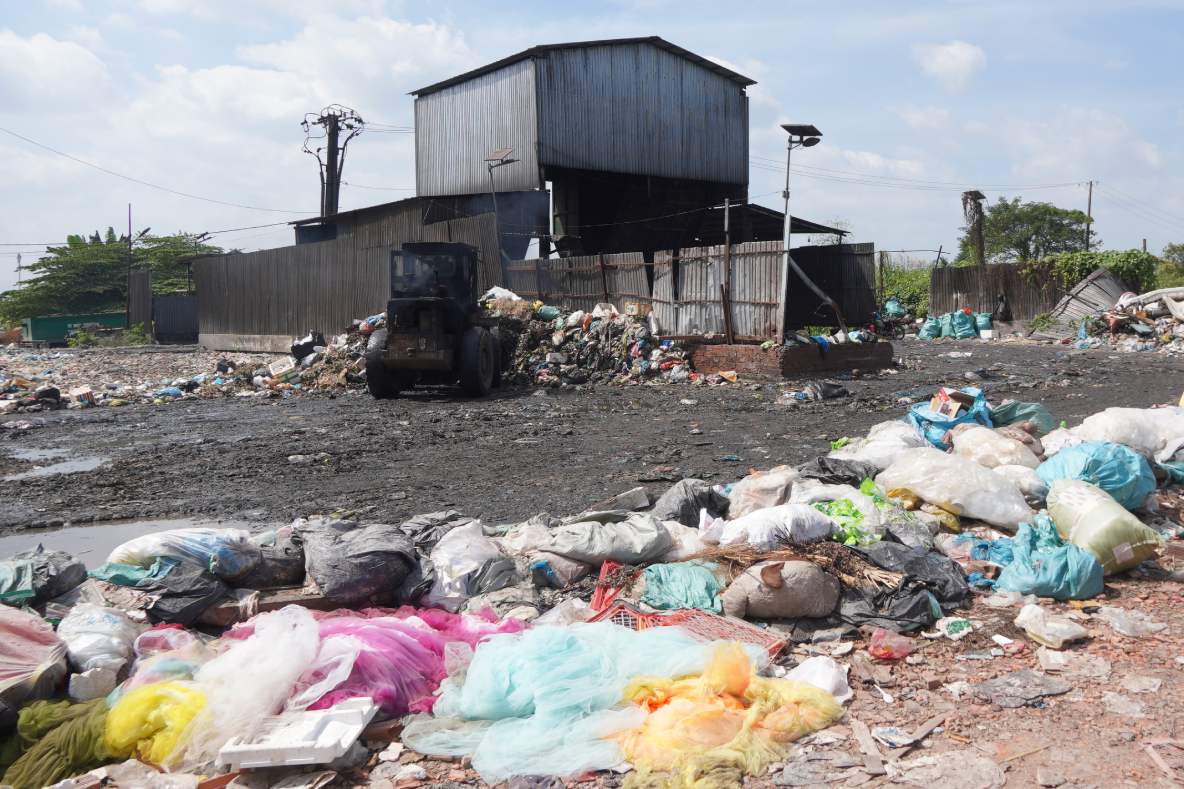 Diem trung chuyen rac tai Khu dan cu Thoi Nhut 2. Anh: Ta Quang