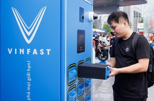V-Green Company proposes to install 10,000 electric motorbike battery exchange cabinets in Ho Chi Minh City. Photo: V-Green