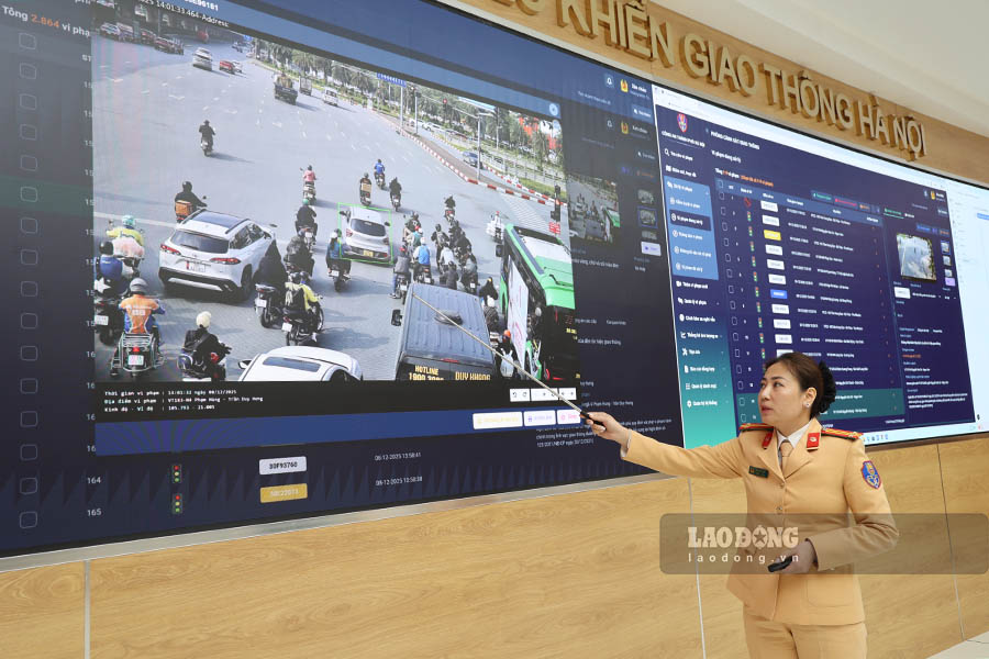 Traffic Control Center - the "brain" that operates the AI camera system of Hanoi Police. Photo: The Ky