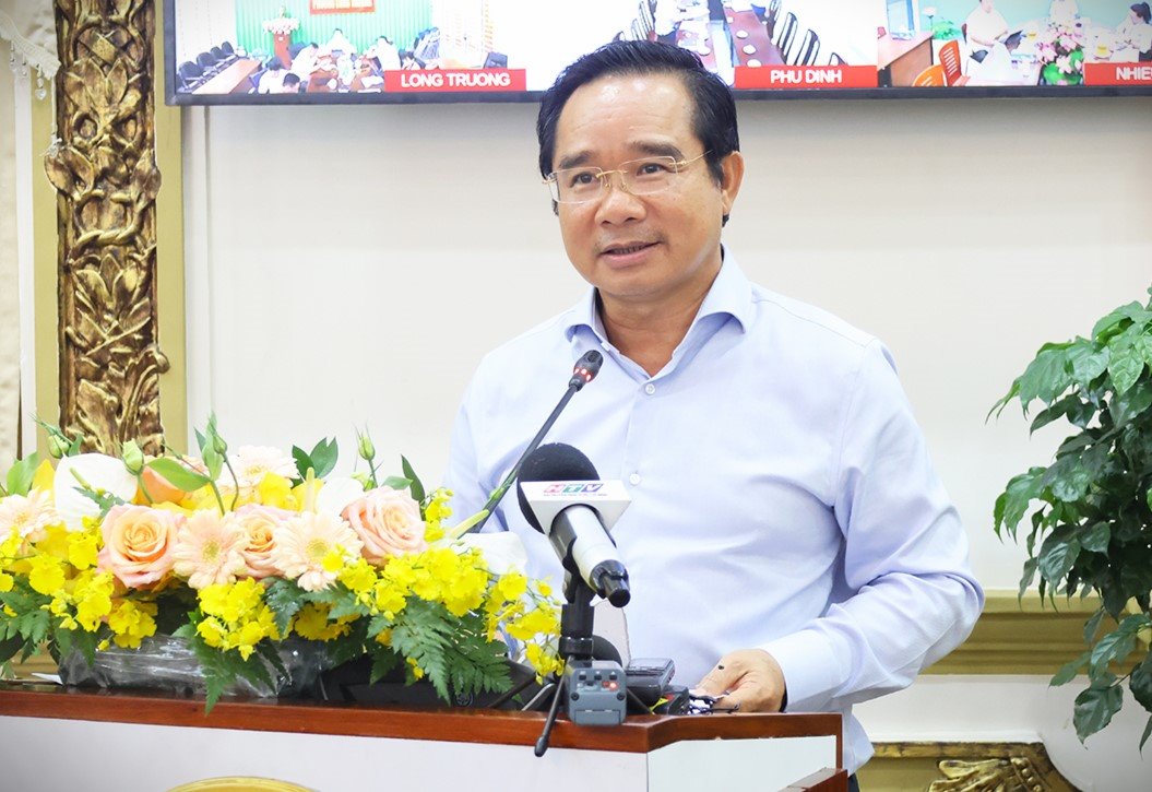 Chairman of Ho Chi Minh City People's Committee Nguyen Van Duoc delivered a directing speech at the conference. Photo: Ha Trang