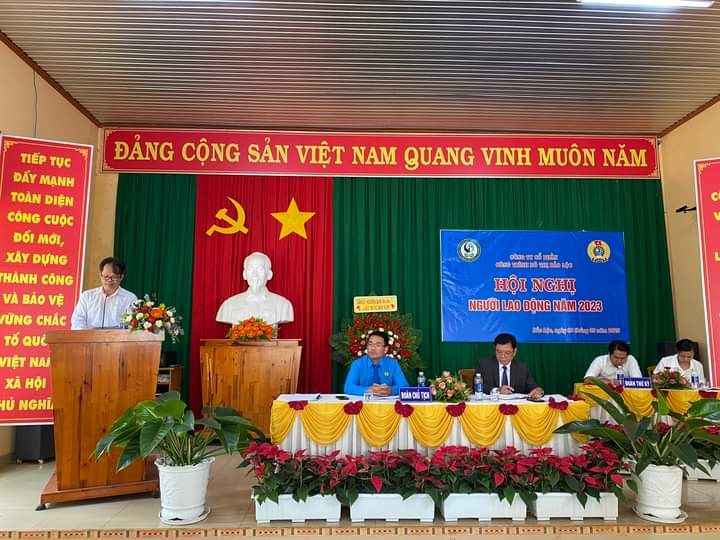The Trade Union and the Board of Directors of Bao Loc Urban Works Joint Stock Company organize annual employee conferences, promoting democracy and the rights of employees. Photo: Duc Lam