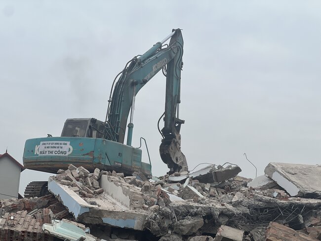 Xa Me Linh da hoan thanh giai phong mat bang duong Vanh dai 4. Anh: Cuong Ngo 