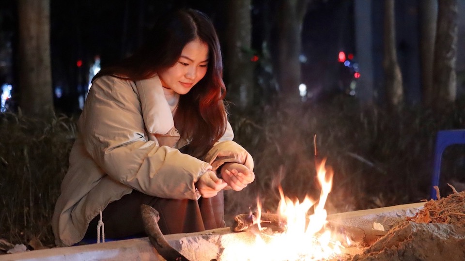 Du bao thoi tiet Bac Bo va Bac Trung Bo ret, co noi ret dam; rieng Bac Bo va Thanh Hoa troi ret dam, vung nui Bac Bo co noi ret hai. Anh: To The