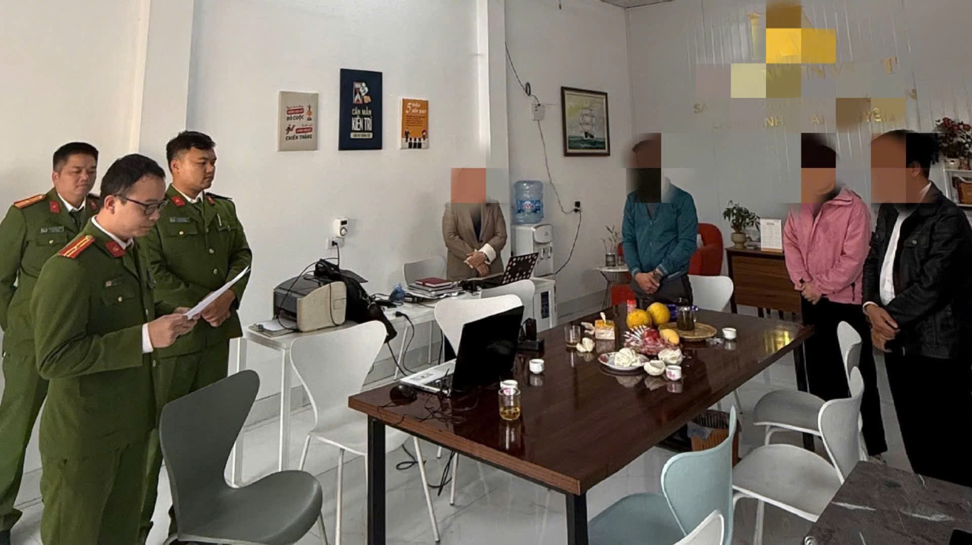 Khởi tố các đối tượng làm giả tài liệu, trục lợi chính sách nhà ở xã hội. Ảnh: Công an Thái Nguyên