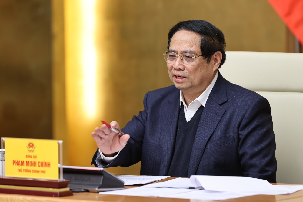 팜민찐 정치국 위원 겸 총리는 재난 후 주민들을 지원하기 위해 자원을 동원하고 계산할 것을 요청했습니다. 사진: VGP