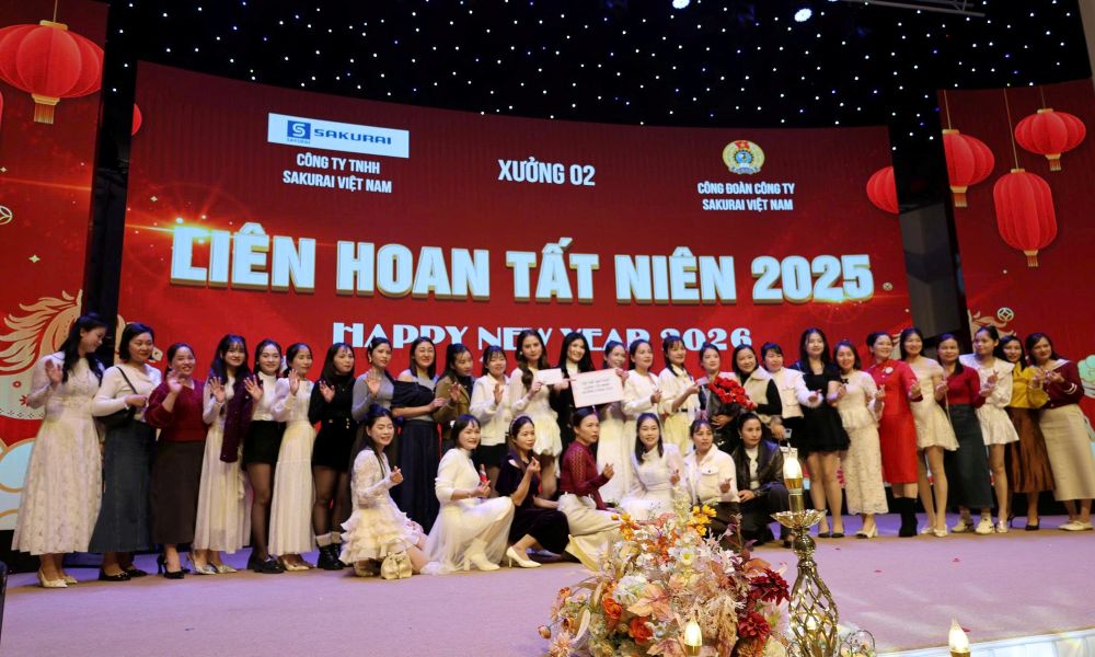 Cong ty TNHH Sakurai Viet Nam (o Thanh Hoa) to chuc tiec Tat nien cho 13.000 doan vien, nguoi lao dong.  Anh: Quach Du