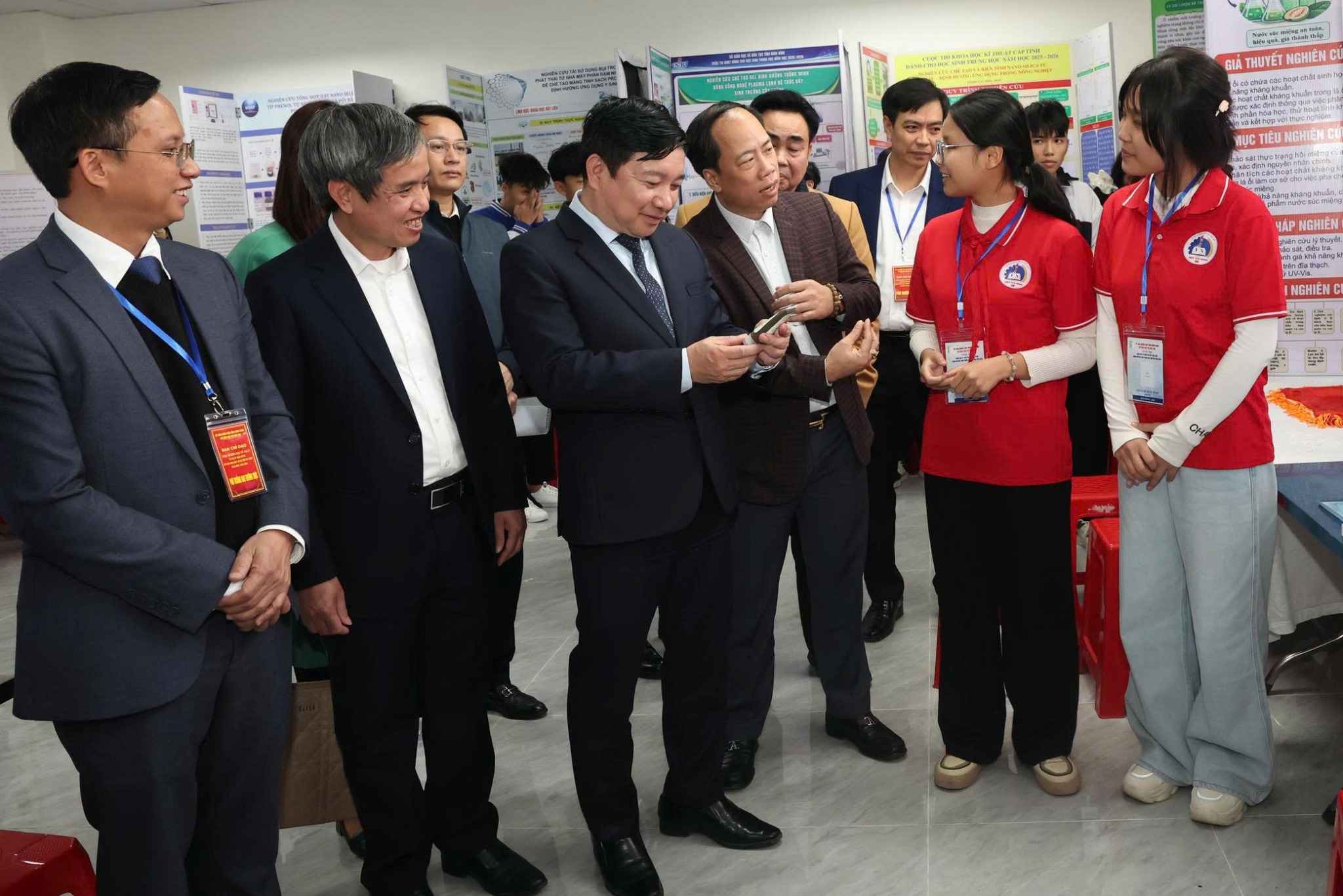 The Science and Technology Competition and STEM Festival for high school students in Ninh Binh province, academic year 2025 - 2026 attracted 463 participating projects. Photo: Dieu Anh