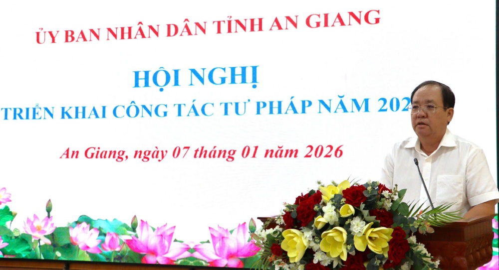 Standing Vice Chairman of An Giang Provincial People's Committee Nguyen Thanh Phong acknowledged and highly appreciated the efforts of the Provincial Justice sector. Photo: Ngoc Mai