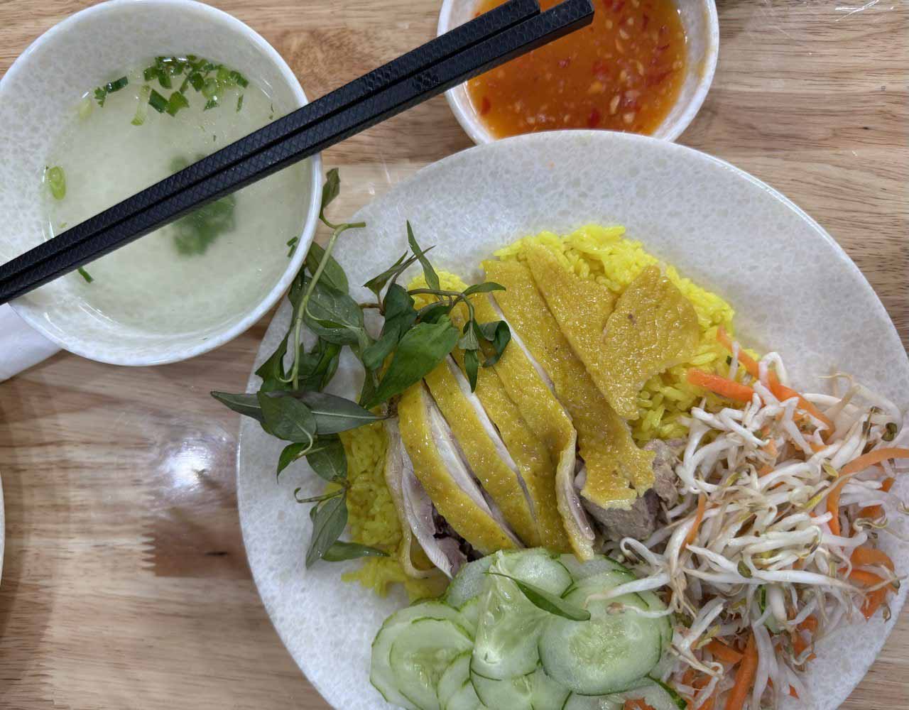 Món cơm gà nức tiếng Phú Yên.