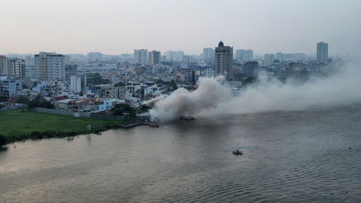 Luc luong chuc nang dang no luc dap lua. Anh: Anh Tu