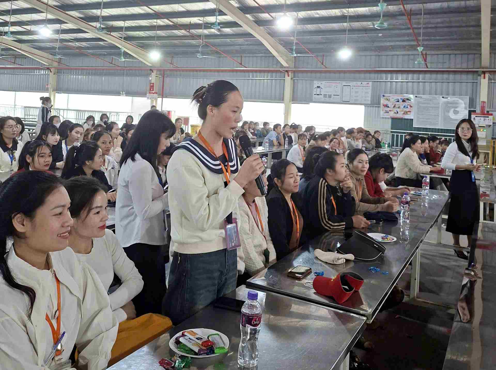 Nghe An enterprises organize dialogues with workers to build harmonious and progressive labor relations. Photo: Hai Dang